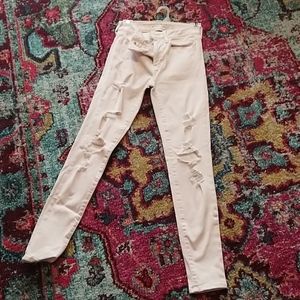 Light pink American Eagle ripped skinny jeans!